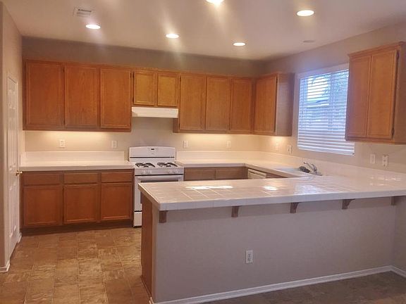 4th image of 38417 Coralino Dr