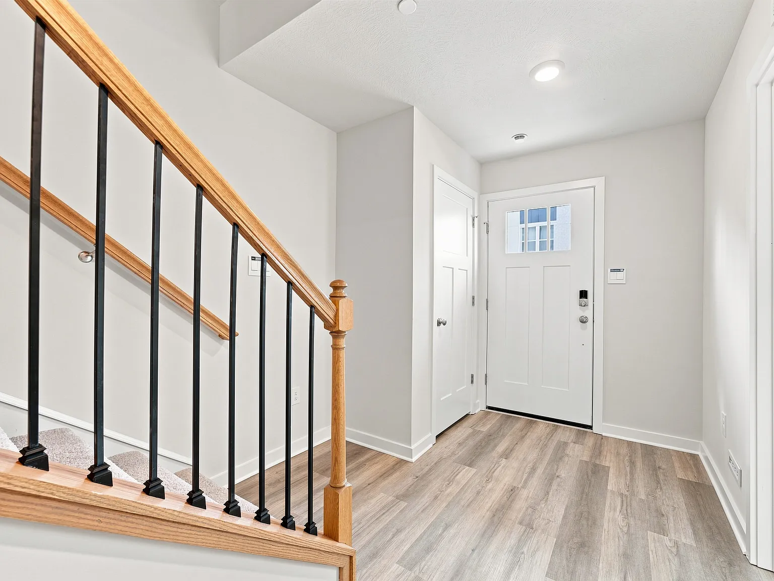 4 bed, 2.5 bath, 1760 sqft, $2,950 — Photo 2