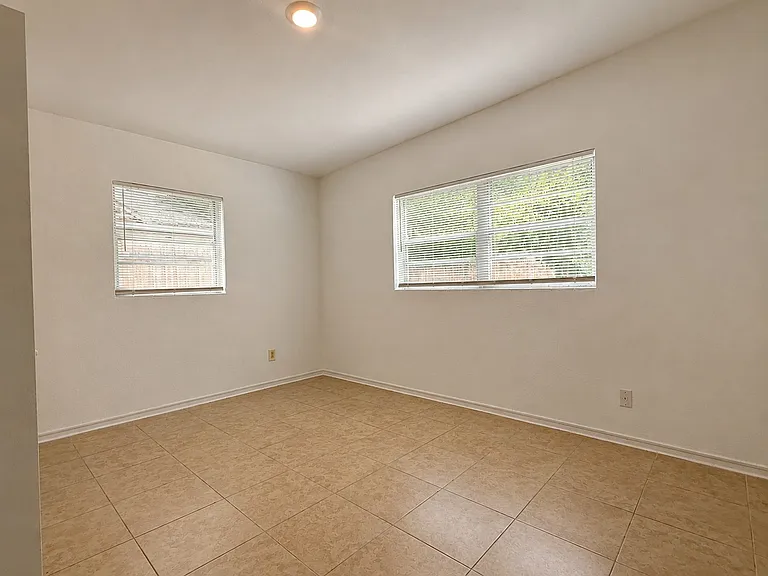 1716 E Kaley Ave #1 — Photo 13