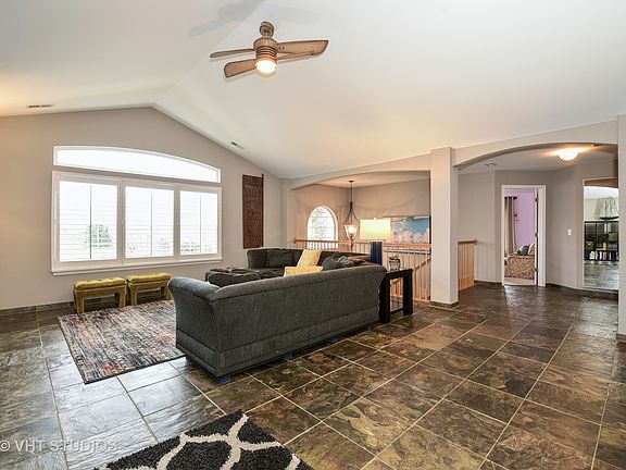 5th image of 2519 Oak Dr