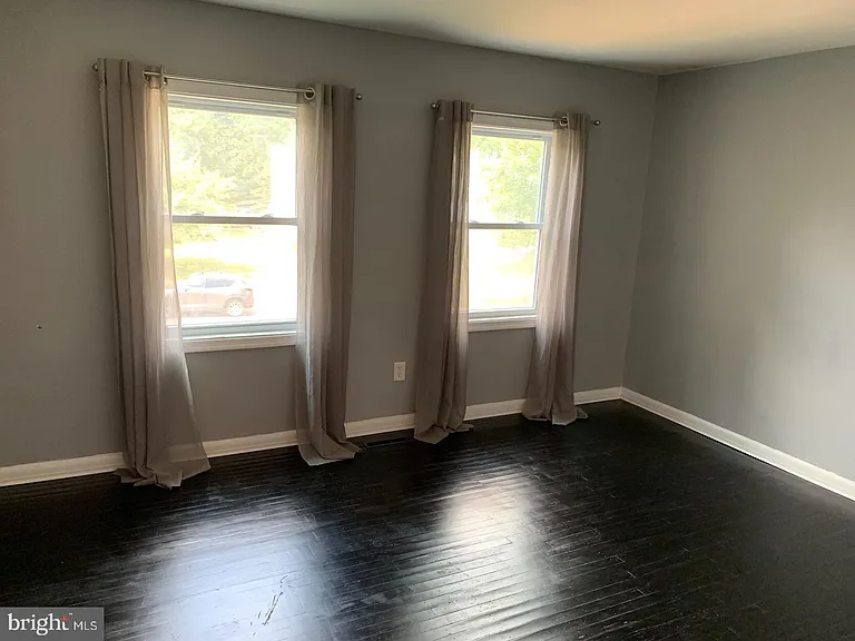 881 Wedgewood Dr — Photo 9