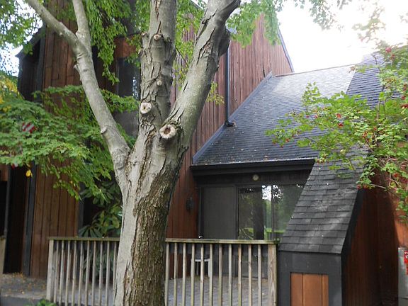 3rd image of 4815 Powderhorn Ln