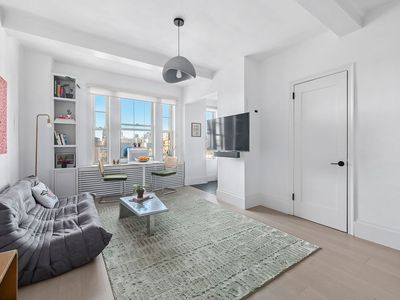24 5th Ave APT 931, New York, NY, 10011