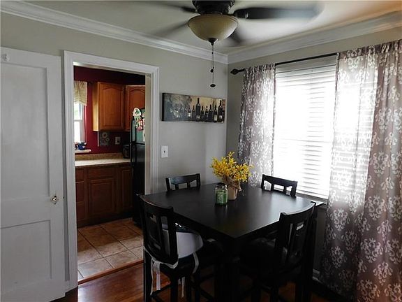 3rd image of 225 E Metzger Ave
