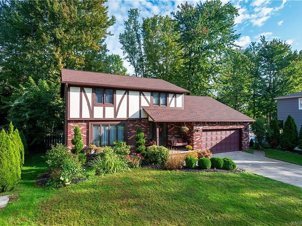 1st image of 27 Lancelot Ct