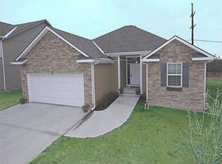 9226 N Kirkwood Ave, Kansas City, MO 64154