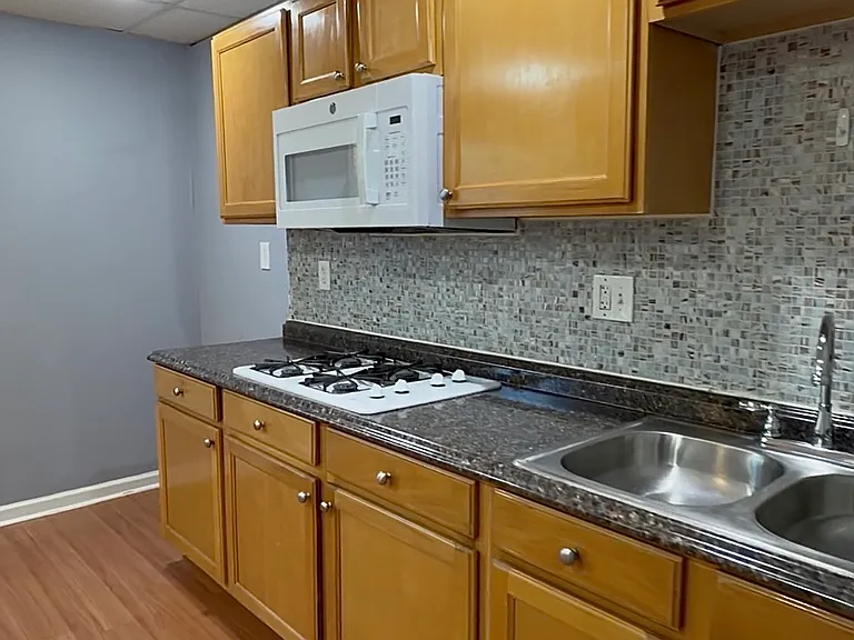 1000 Carlton Way SW #BASEMENT — Photo 1