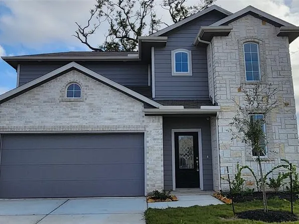 201 Water Grass Trl, Clute, TX 77531