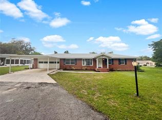 10 W Bay St, Yalaha, FL 34797