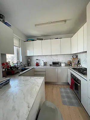 Rented by Peter R. Hungerford, LREB | media 3