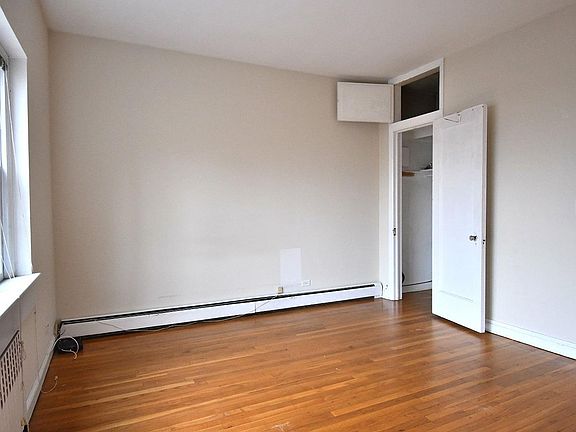 5th image of 61 S Washington St