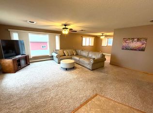 810 Bailey St, Stratton, NE 69043