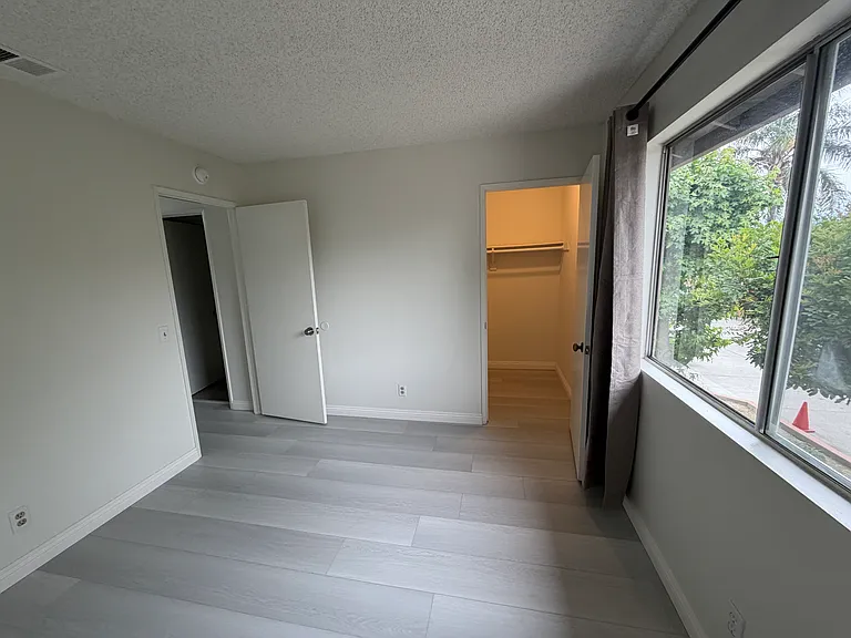 1434 N California Ave #5 — Photo 15