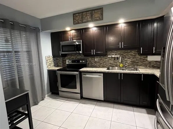 896 N Federal Hwy APT 229, Lantana, FL 33462
