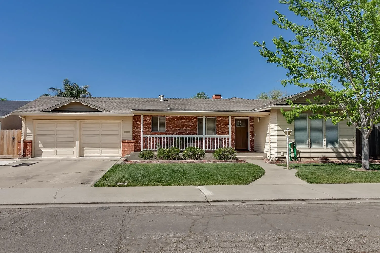 609 Fern St photo 1