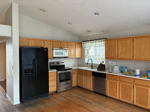 2nd image of 4532 Carnegie Ln