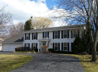 9470 N Waverly Dr, Bayside, WI 53217