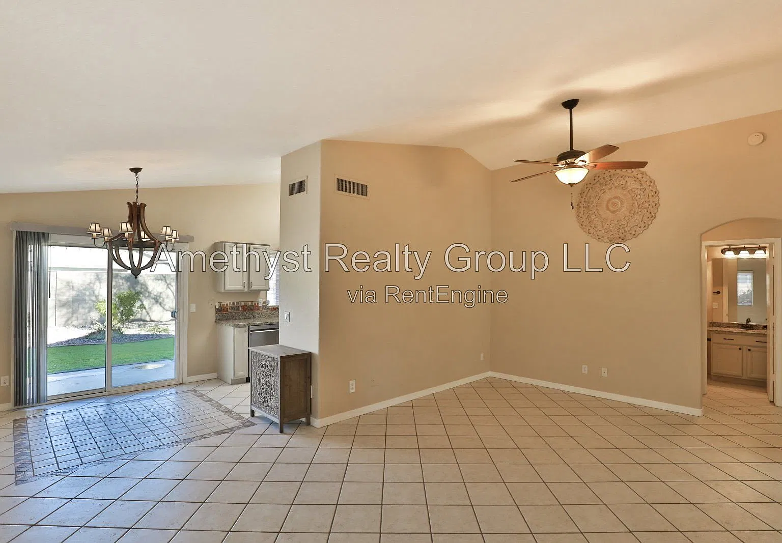 3 bed, 2.0 bath, 1198 sqft, $1,995 — Photo 4