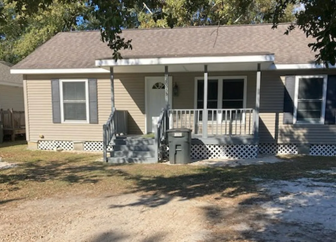 3 bed, 1134 sqft, $1,475 — Photo 1