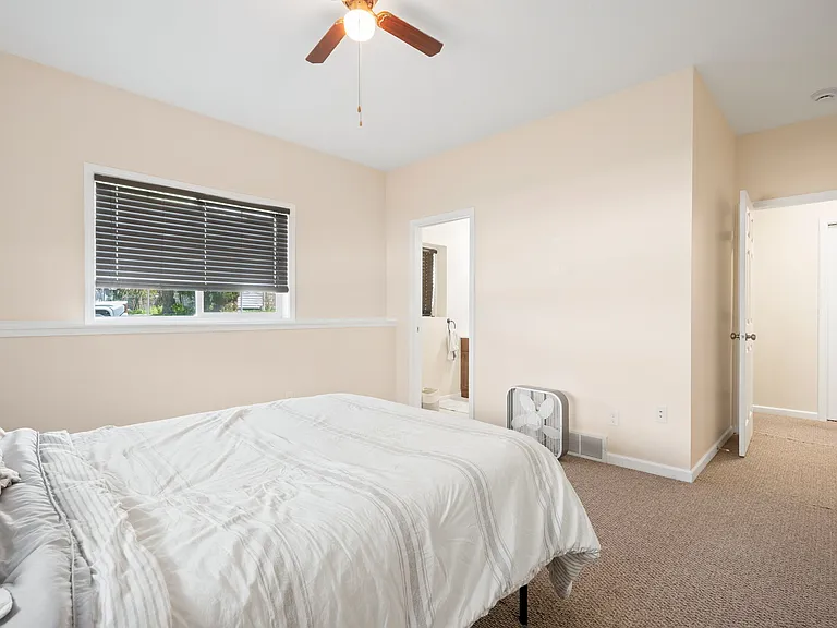 1223 Edith Ave NE — Photo 20