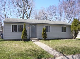 3 Metroview Ct, Ann Arbor, MI 48108