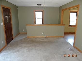 4th image of 3100 S 34th St