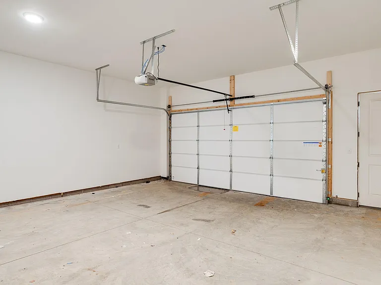 6341 Meeting St — Photo 22