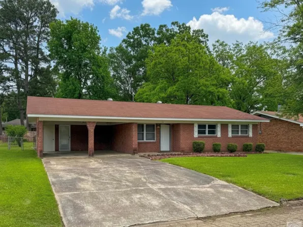 207 W Greenfield Dr, Wake Village, TX 75501