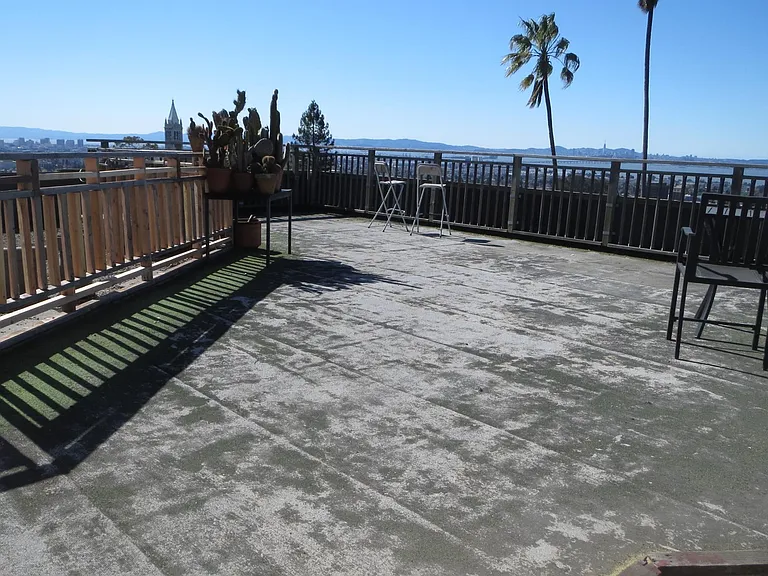 Roof top views and lounging area for tenants
