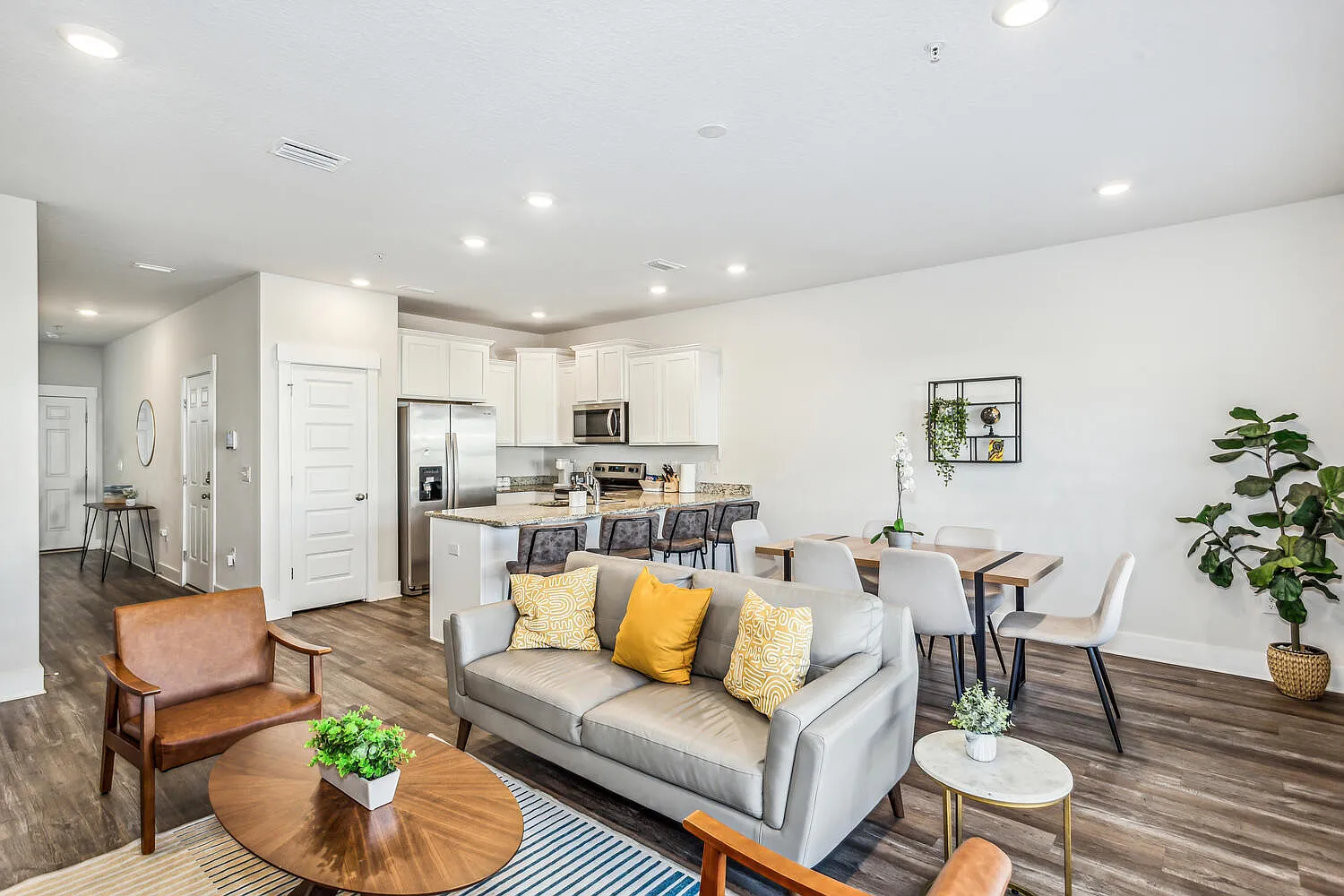 3 bed, 2.5 bath, 1537 sqft, $2,400 — Photo 1