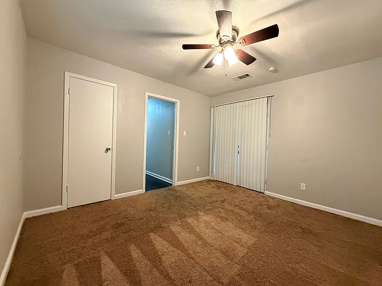 5719 B Street — Photo 7