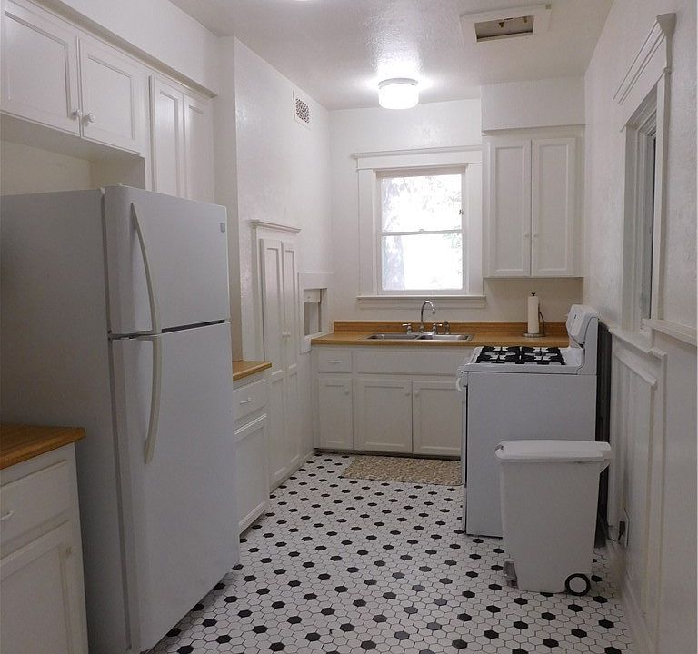 2nd image of 40116 Calle Plana