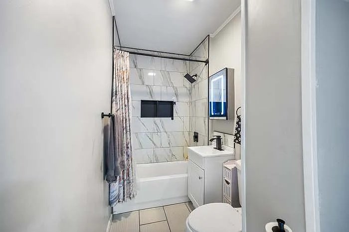 3 bed, 900 sqft, $2,425 — Photo 4