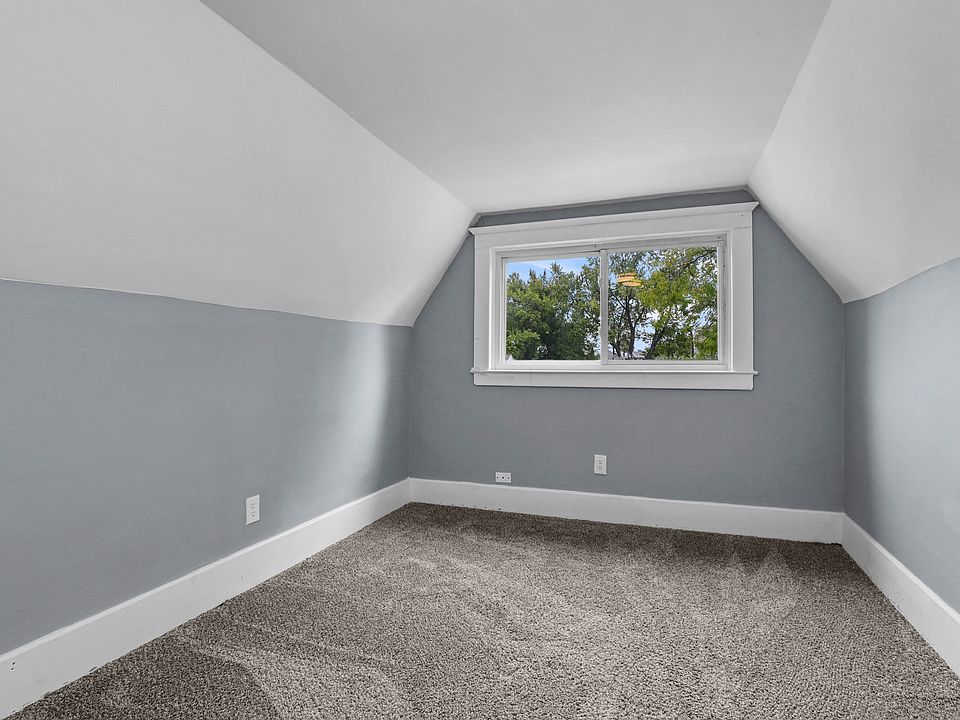 247 Moss St, photo 25