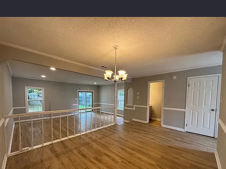 5569 Campus Dr — Photo 6