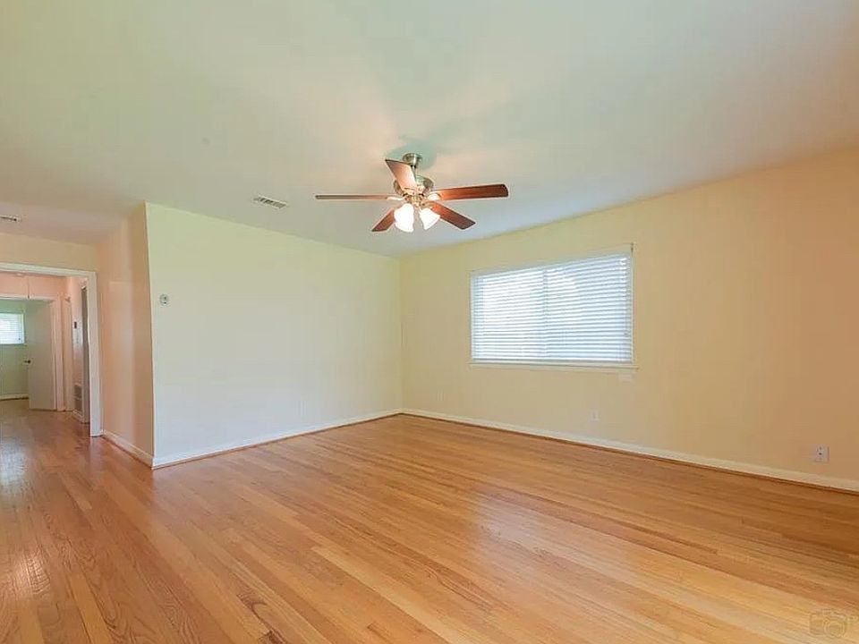 1st image of 4501 Benning Dr #1