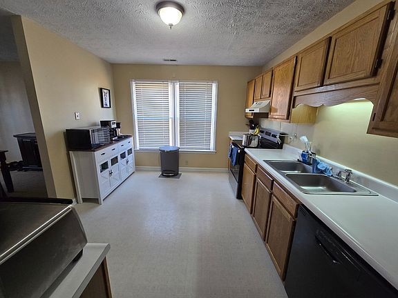 4th image of 6713 Pacific Ave