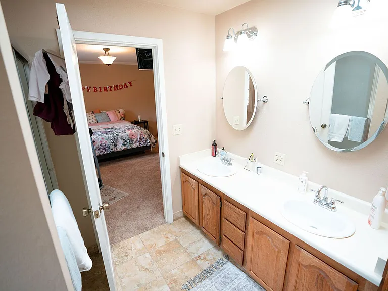 1550 Chabot Ct — Photo 37