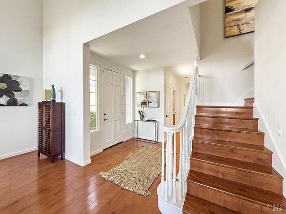 3rd image of 252 Waterside Circle