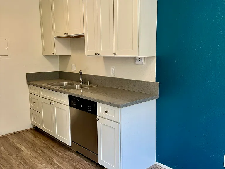 2407 V St #3 — Photo 4