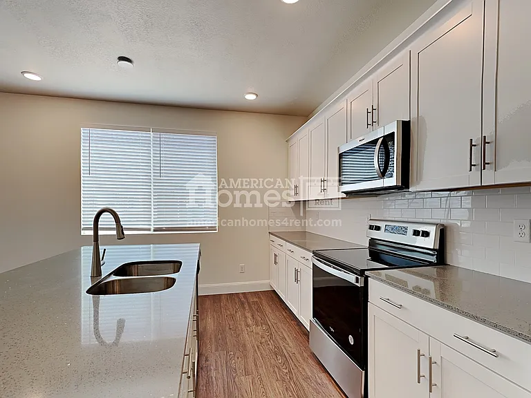 2625 W 3290 S — Photo 8