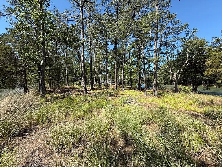 305 Ship Point Rd — Photo 44