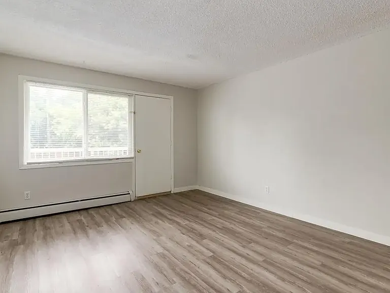 29 Spruce Ave — Photo 14