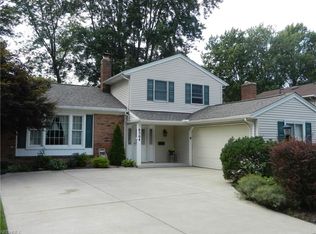 6304 Stafford Dr, North Olmsted, OH 44070