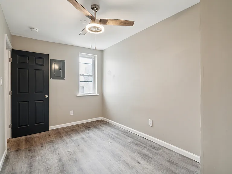655 N 33rd St #2 — Photo 19