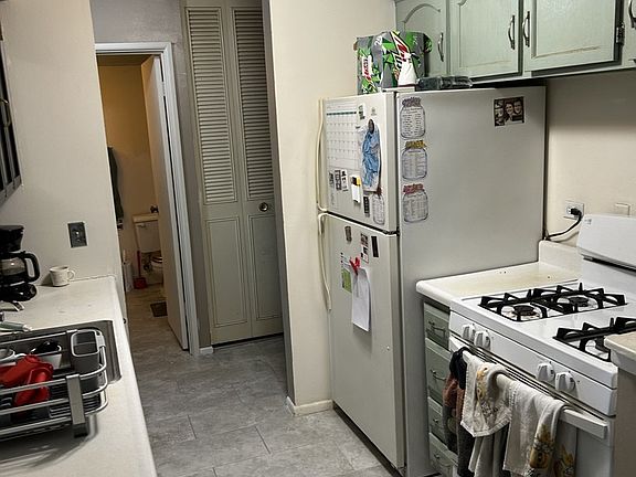 5th image of 1500 Robin Cir APT 314