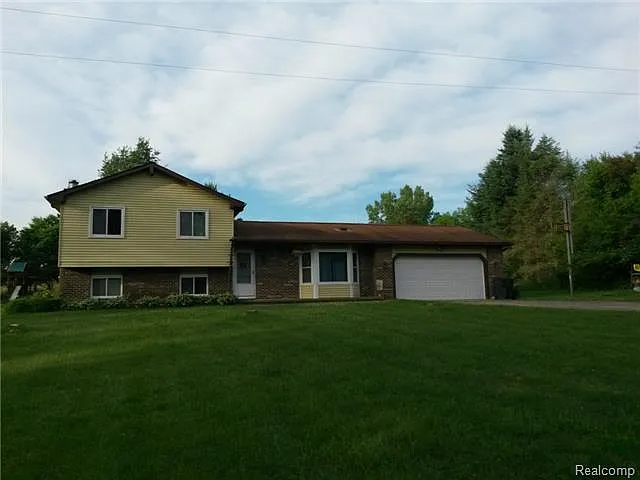 4850 E Allen Rd photo 1