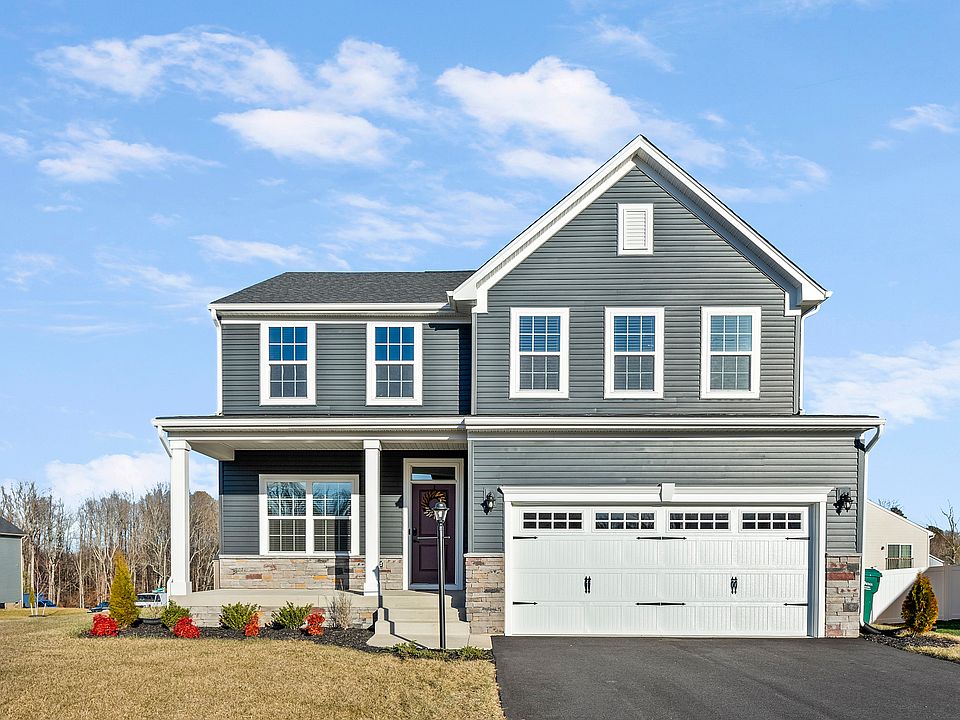 1st image of 3817 Clarendon Crescent Pl