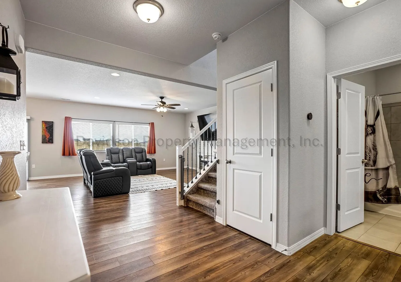 Stunning 4 Bedroom House in Northeast Colorado Springs — Photo 2