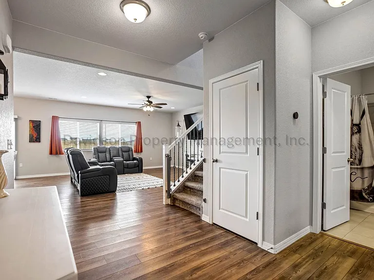 8747 Bynum Dr — Photo 2